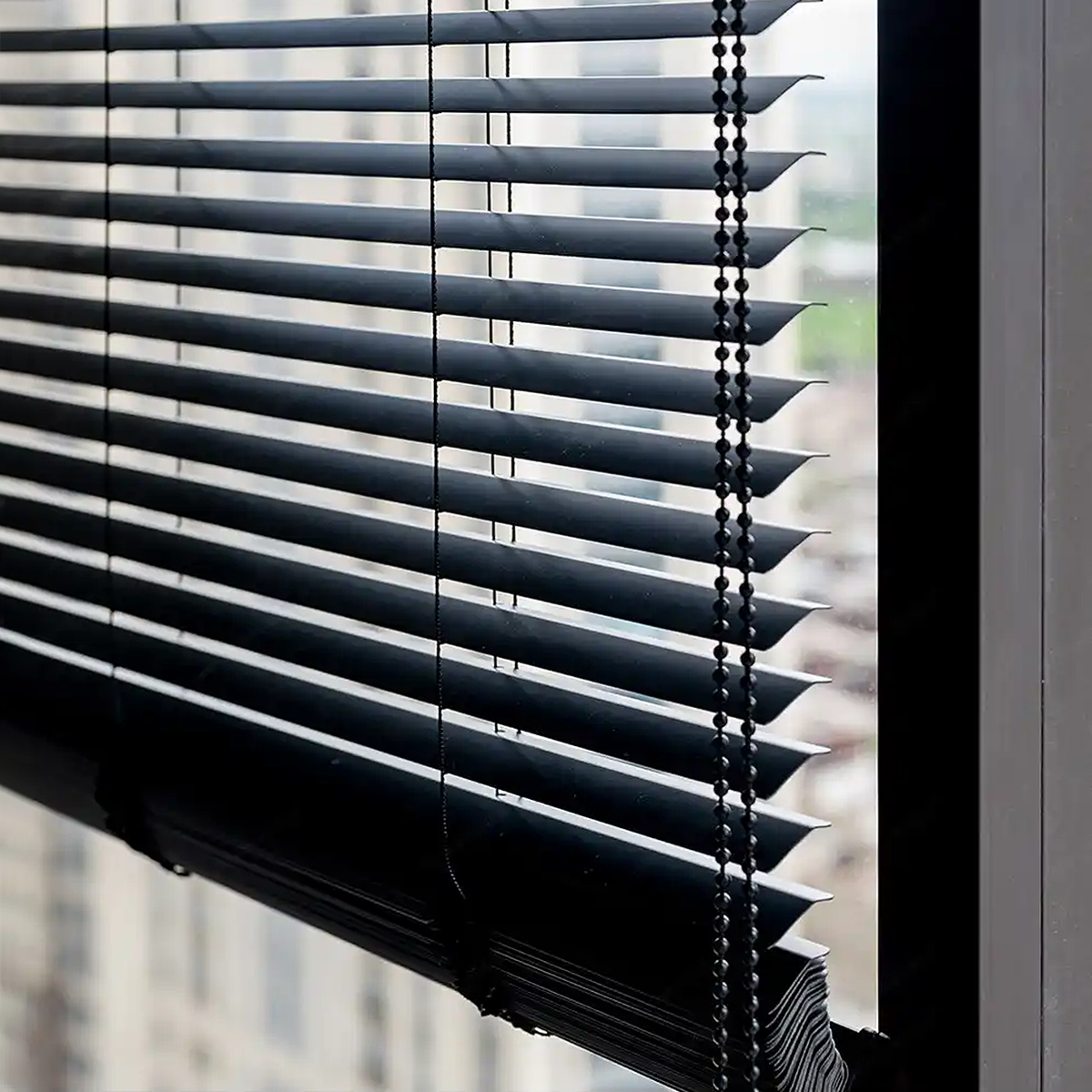 https://www.topjoyblinds.com/1-inch-black-aluminum-blinds-2-product/
