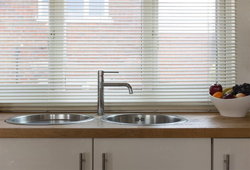 https://www.topjoyblinds.com/cream-white-1-faux-wood-foam-venetian-blinds-product/