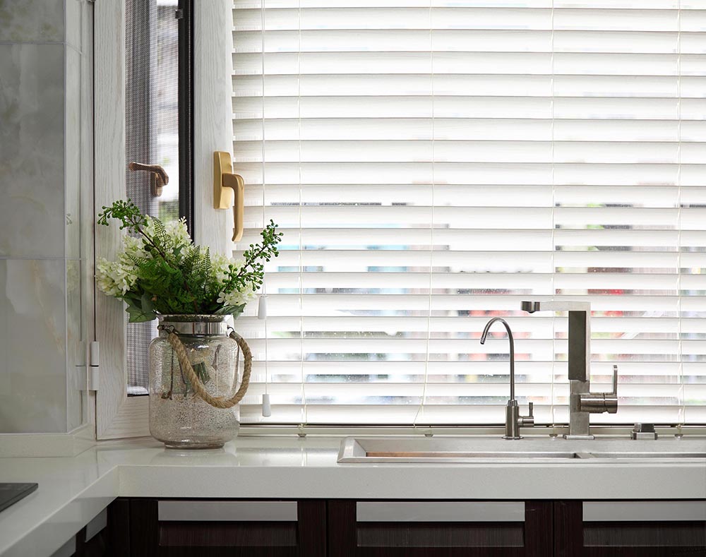 https://www.topjoyblinds.com/2-inch-cordless-pvc-venetian-blinds-product/
