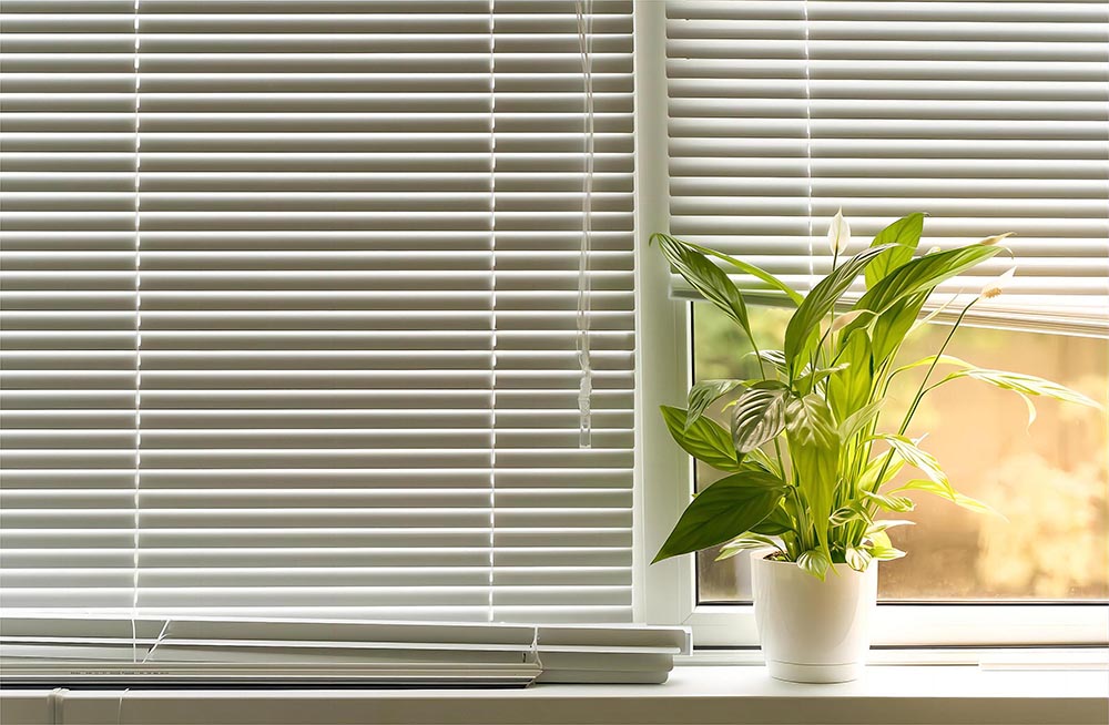 https://www.topjoyblinds.com/1-inch-pvc-l-shaped-corded-blinds-2-product/