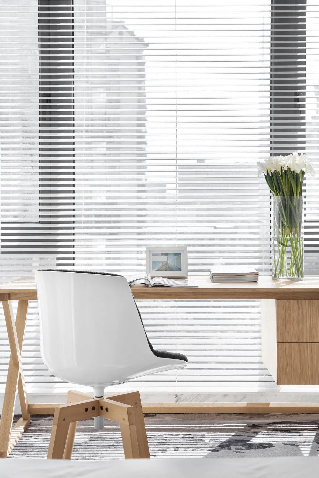 https://www.topjoyblinds.com/cream-white-1-faux-wood-foam-venetian-blinds-product/