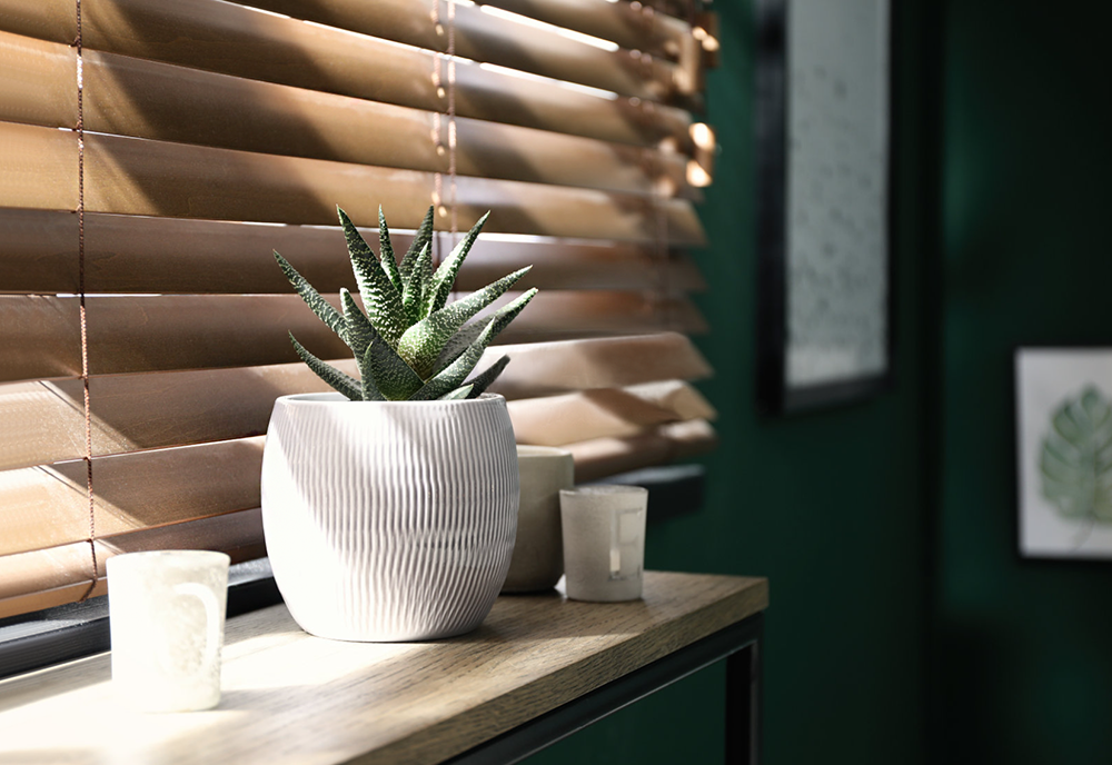 https://www.topjoyblinds.com/teak-color-wooden-horizontal-blinds-product/